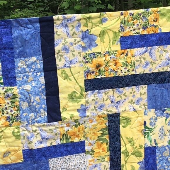 NWT Hand Crafted Blue & Yellow Quilt - Picture 5 of 14